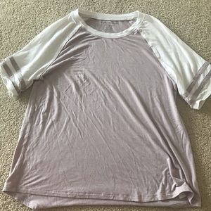 American Eagle purple and white tee shirt